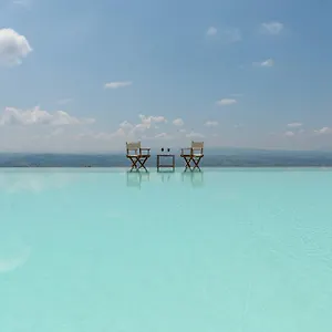 https://tenuta-di-castra.it-tuscanyhotel.com