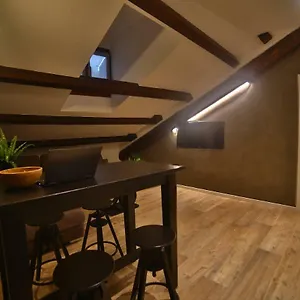Moscova Attic Near Duomo Milán